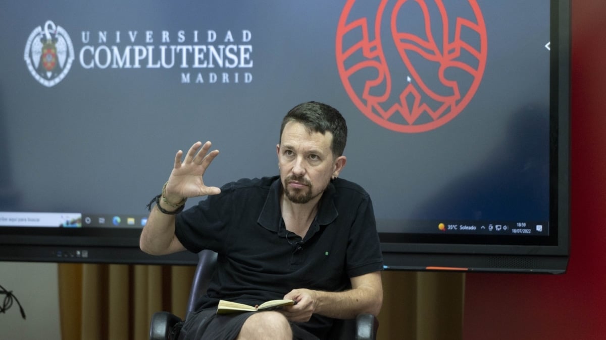 Pablo Iglesias, participa en la mesa redonda durante la 35 Edición de los Cursos de Verano Complutense (UCM) a 18 de julio de 2022