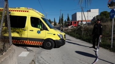 Una mujer y un niño de 9 años en la UCI con heridas graves por la hélice de un barco