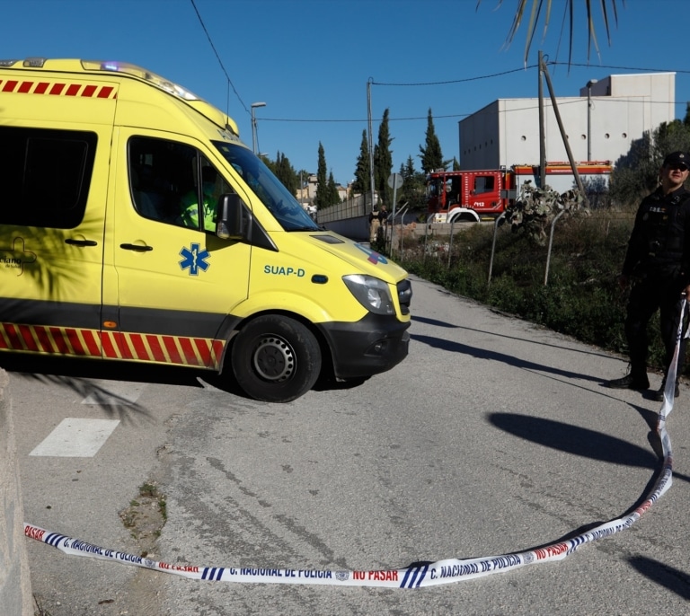 Una mujer y un niño de 9 años en la UCI con heridas graves por la hélice de un barco