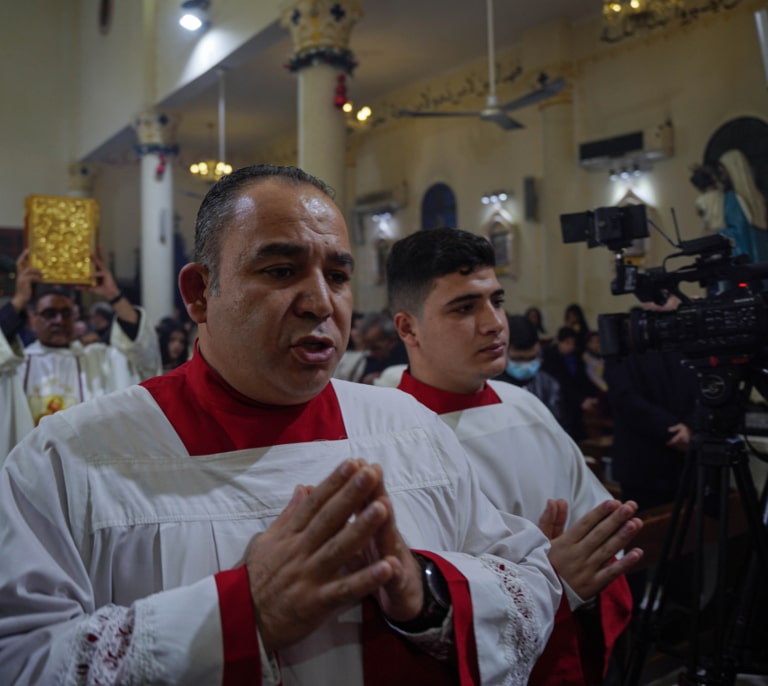Un ataque israelí contra la única iglesia católica de Gaza mata a tres personas y deja herido a un sacerdote argentino