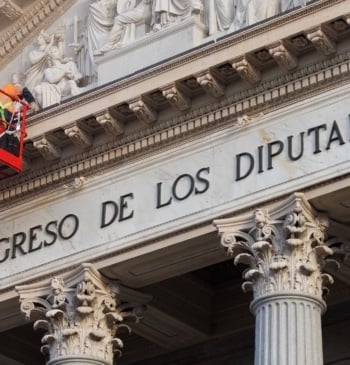 Lingüistas cuestionan el cambio de nombre del Congreso: "Cambiar la lengua tiene [...]