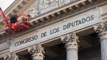 Lingüistas cuestionan el cambio de nombre del Congreso: "Cambiar la lengua tiene una visión colonialista"