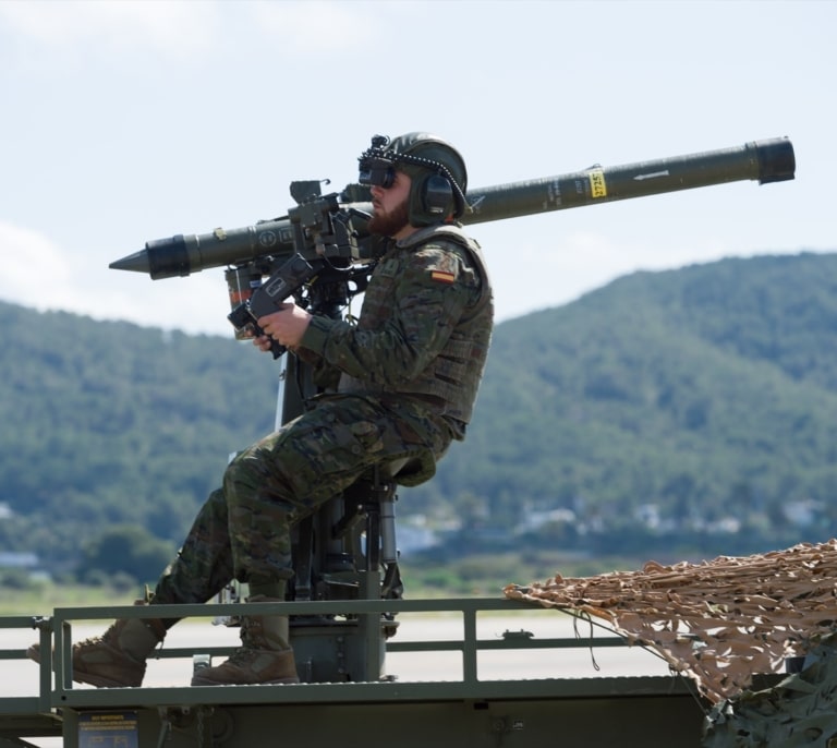 El Supremo condena a un cabo del Ejército por insultos racistas a un compañero: "Sudaca de mierda, te voy a matar"
