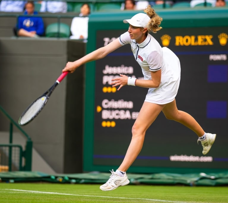Solana Sierra hace historia en Wimbledon: gana a Cristina Bucsa y avanza a octavos