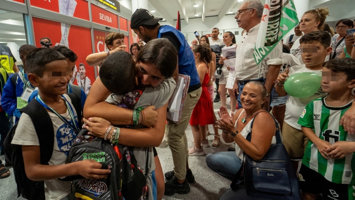 Se reanudan los vuelos del programa de acogida de niños saharauis 'Vacaciones en Paz 2025'