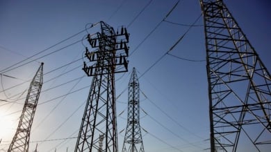 Iberdrola y Endesa amenazan con revisar sus inversiones si la CNMC no eleva lo que cobran por sus redes