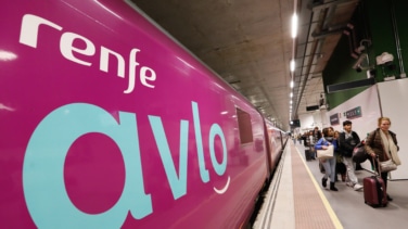 Renfe detecta fisuras en los nuevos trenes de Talgo y suspende la venta de los Avlo Madrid-Barcelona