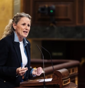 Sánchez promociona a Montse Mínguez como nueva portavoz del PSOE y sitúa [...]