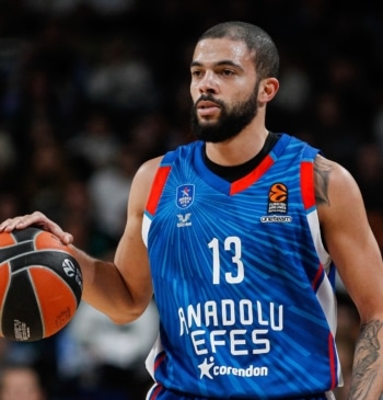 Darius Thompson firma con Valencia Basket hasta 2028