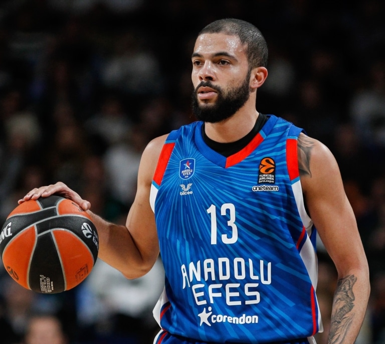 Darius Thompson firma con Valencia Basket hasta 2028