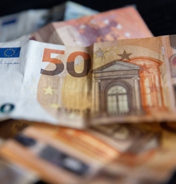 El PIB crece un 0,7% en el segundo trimestre, una décima más, [...]