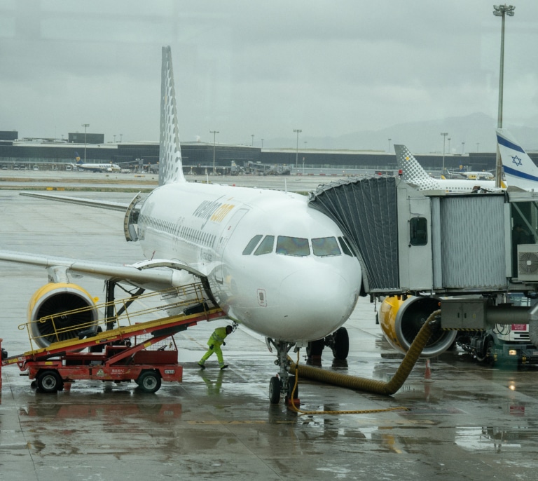 Francia investiga si hubo discriminación en la expulsión de los jóvenes judíos de un vuelo de Valencia
