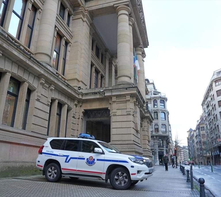 Condenado a 71 años de cárcel el monitor de surf que abusó de 11 menores
