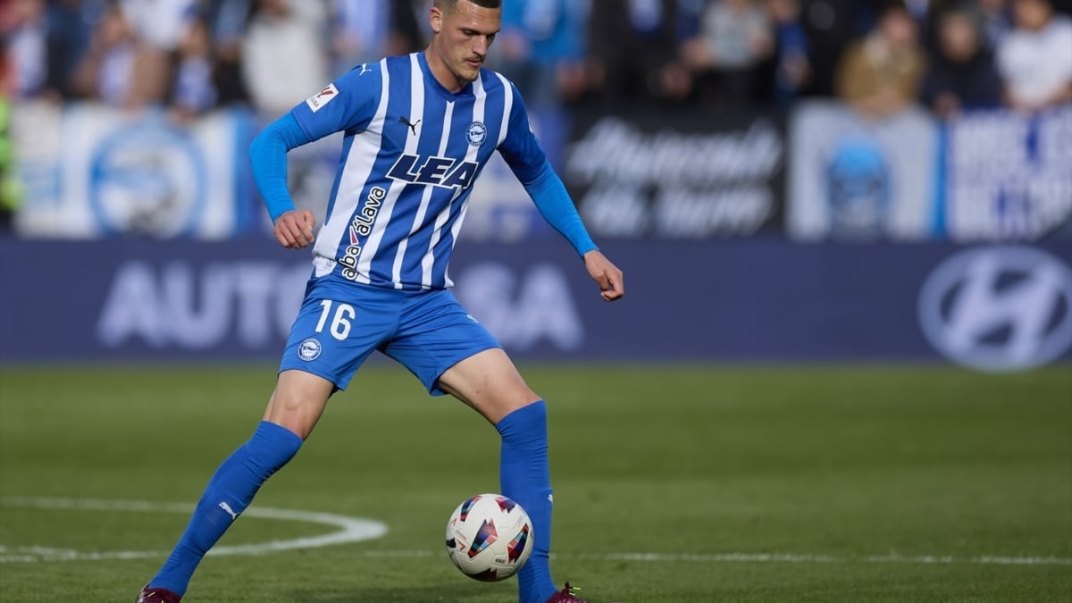 Rafa Marín llega cedido al Villarreal desde el Nápoles para la temporada 2025-26