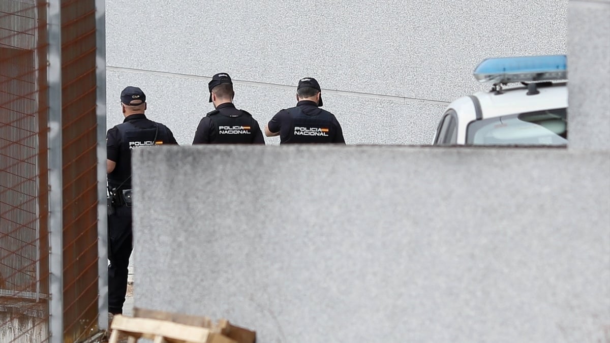 Un hombre detenido por agredir a su expareja para que no entrase a un local nocturno