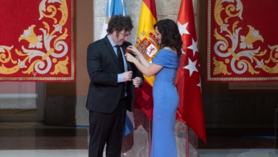La Justicia madrileña avala la concesión de la Medalla Internacional de Ayuso a Javier Milei
