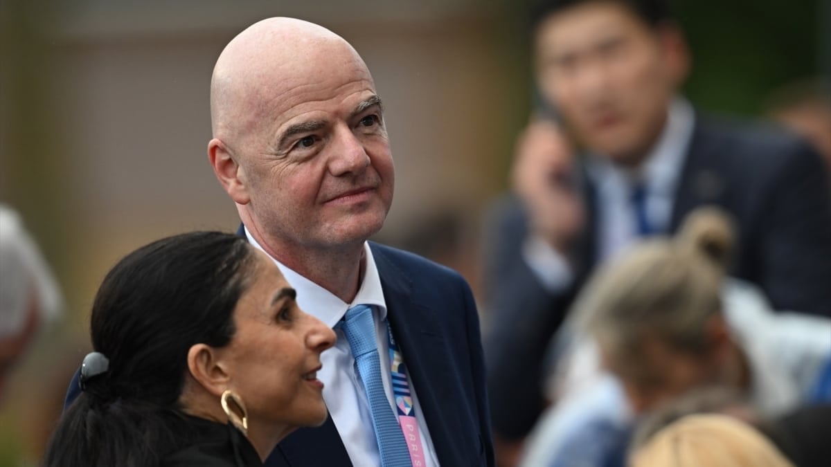 Gianni Infantino, "profundamente apenado" por racismo contra Jess Carter