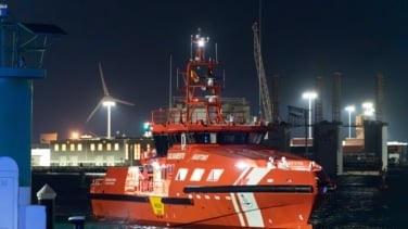 El rescate de dos jóvenes a la deriva que hacían kayak en una playa de Málaga