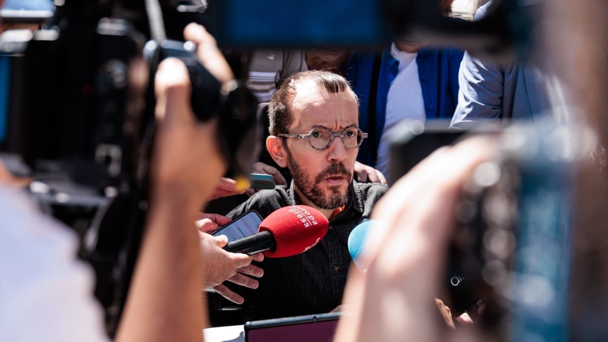 Echenique replica a Puente tras su ataque a Podemos: "Está obsesionado conmigo"