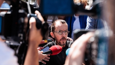 Echenique replica a Puente tras su ataque a Podemos: "Está obsesionado conmigo"