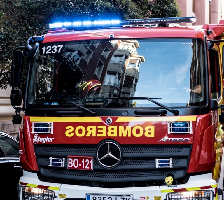 Sigue activo y con evolución "favorable" el incendio forestal de Córdoba