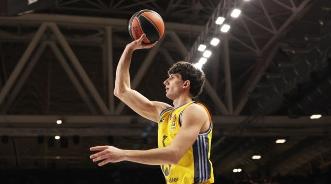 El Real Madrid hace oficial el fichaje del alero italiano Gabriele Procida
