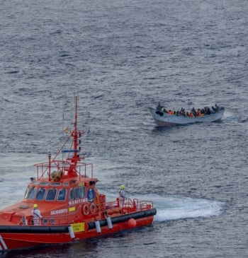 Una patera con ocho inmigrantes magrebíes es rescatada al sureste de Cabo [...]