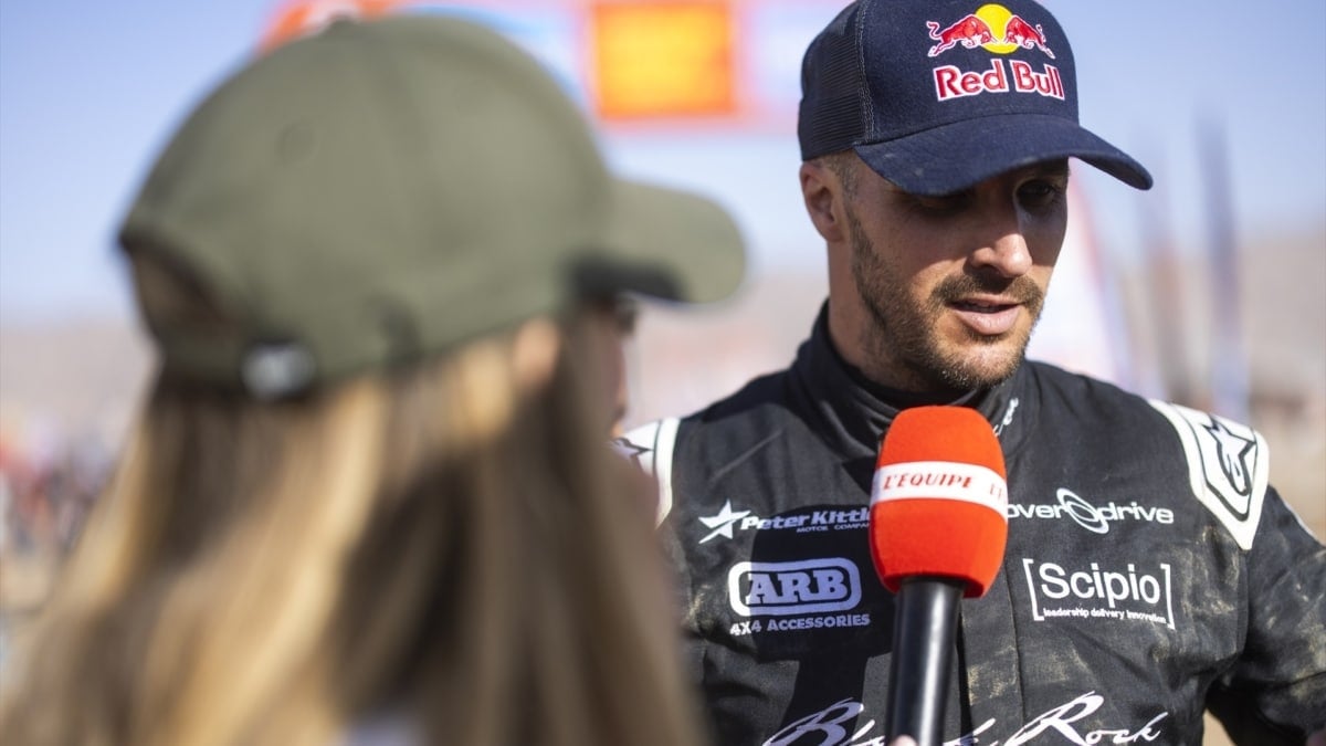 Sam Sunderland intentará batir récord mundial de vuelta al mundo en moto