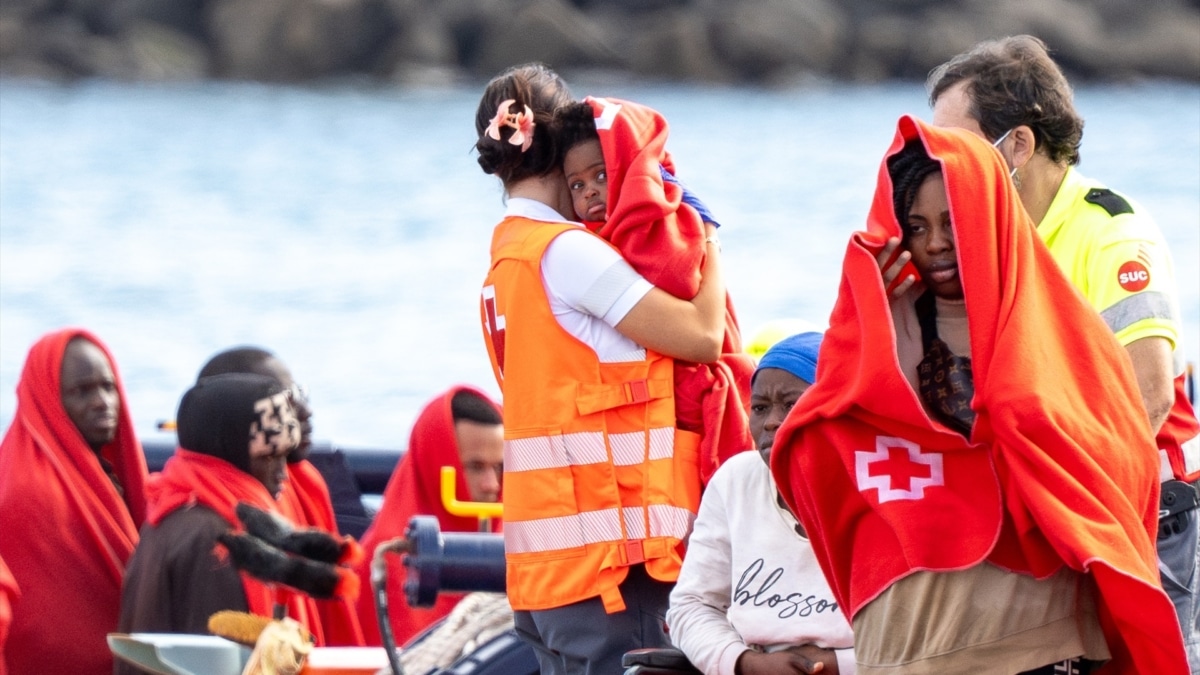 Dos pateras con 15 personas son rescatadas dentro en Mallorca