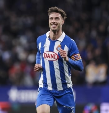 Javi Puado renueva con el Espanyol hasta 2030 y extiende su legado