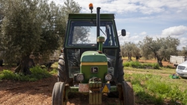 Muere un hombre de 79 años tras quedar atrapado bajo su tractor en Valencia
