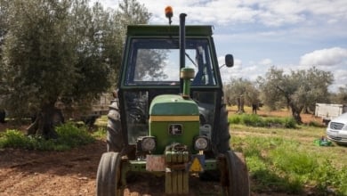 Muere un hombre de 79 años tras quedar atrapado bajo su tractor en Valencia