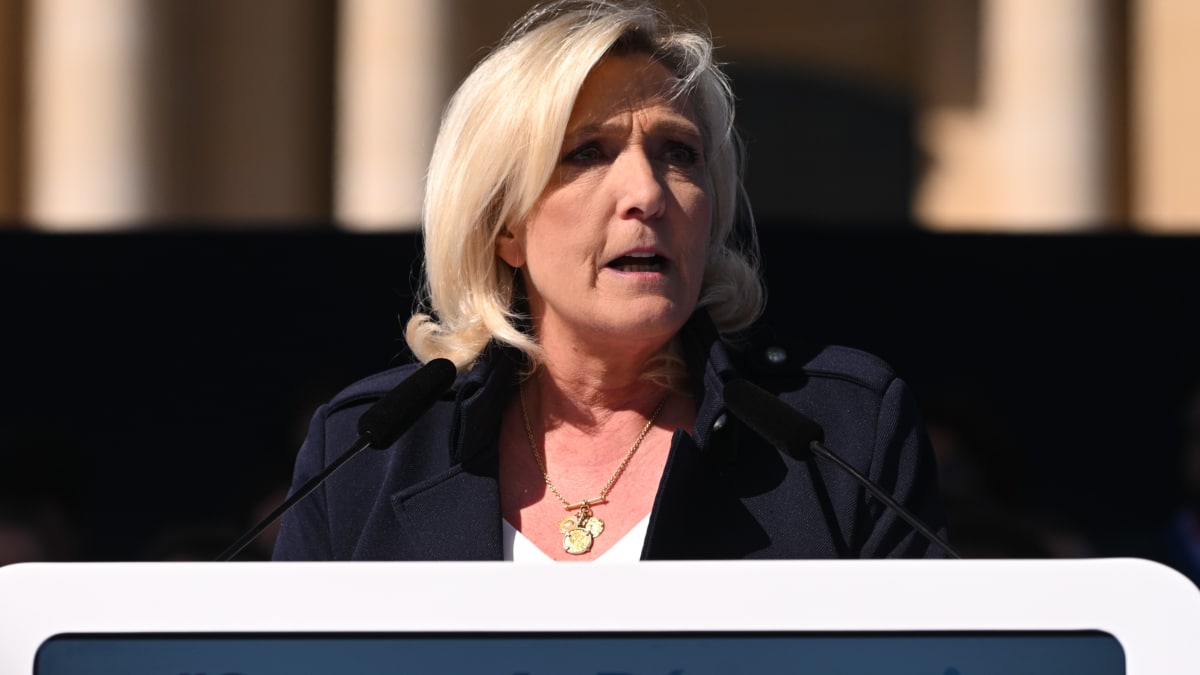 Marine Le Pen, líder de Agrupación Nacional, en un mitin en París