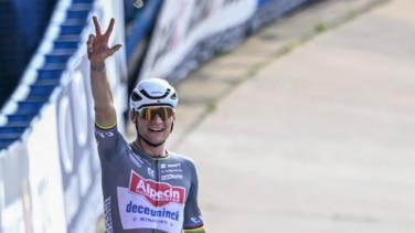 Mathieu van der Poel gana al sprint la segunda etapa en Boulogne-sur-Mer del Tour de Francia