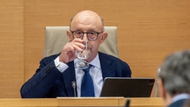 Un juez imputa al exministro Cristóbal Montoro por favorecer a empresas gasísticas