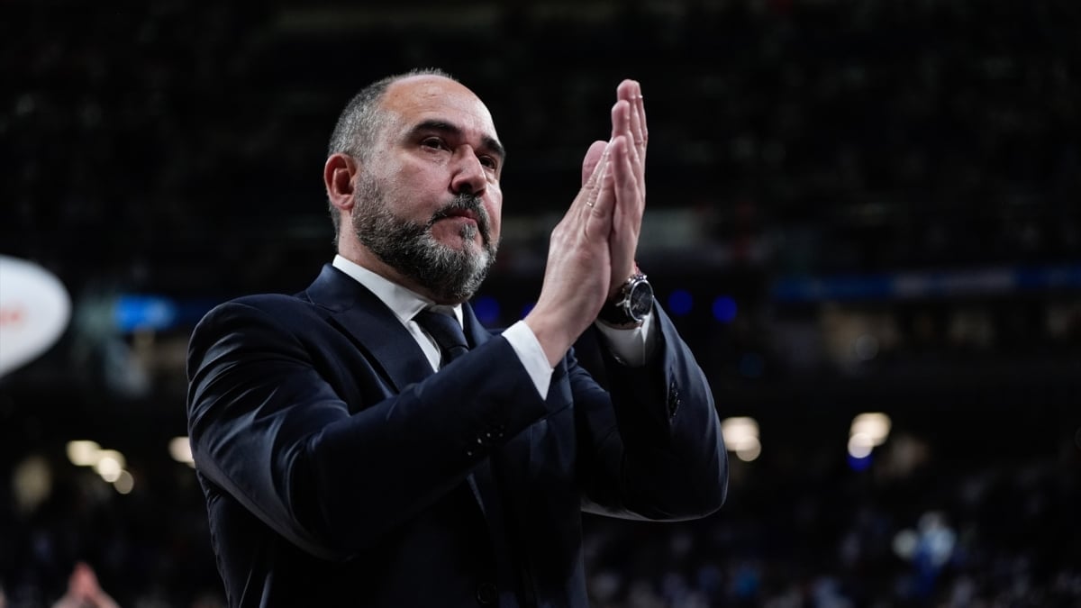Chus Mateo deja su cargo como entrenador del Real Madrid Baloncesto