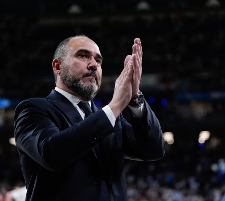 Chus Mateo deja su cargo como entrenador del Real Madrid Baloncesto