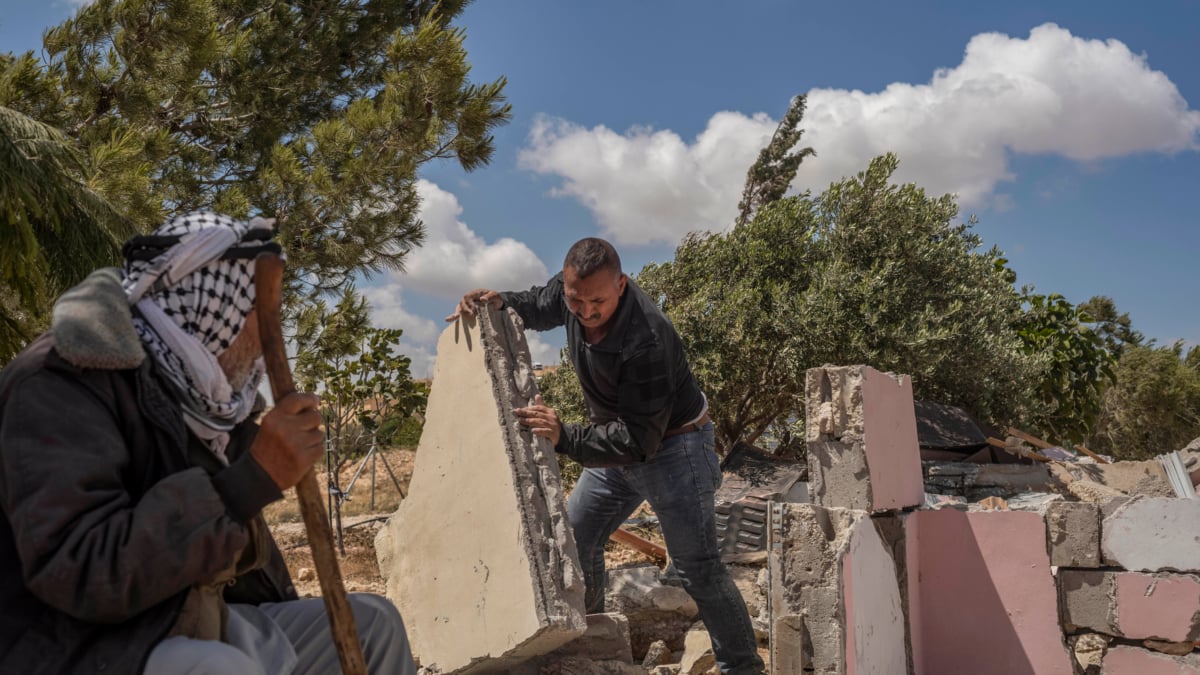 Colono israelí asesina a un activista palestino que participó en el documental galardonado con el Óscar 'No Other Land'