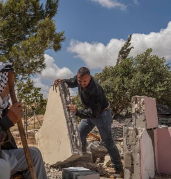 Colono israelí asesina a un activista palestino que participó en el documental [...]
