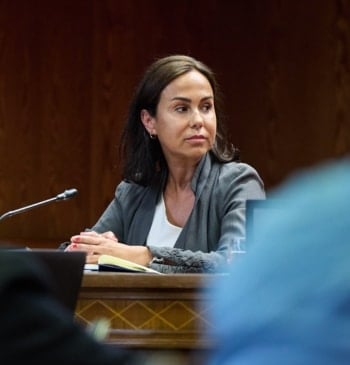 El juez atribuye a Pardo de Vera una "notoria discrecionalidad" en la [...]