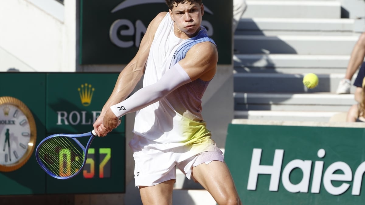 Shelton sentencia en 70 segundos con su saque y avanza a tercera ronda en Wimbledon