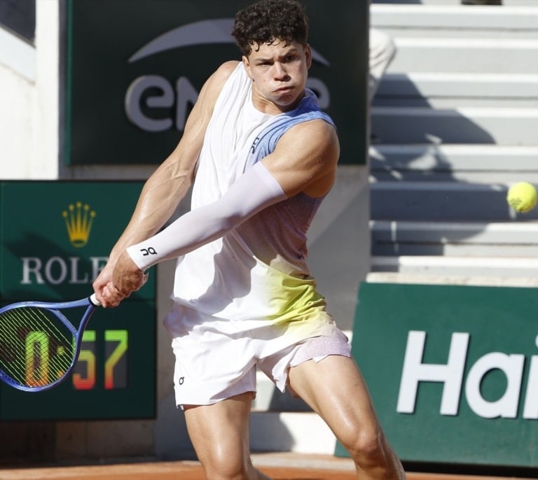 Shelton sentencia en 70 segundos con su saque y avanza a tercera ronda en Wimbledon