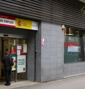 El SEPE otorga 570 euros mensuales a personas menores de 55 años