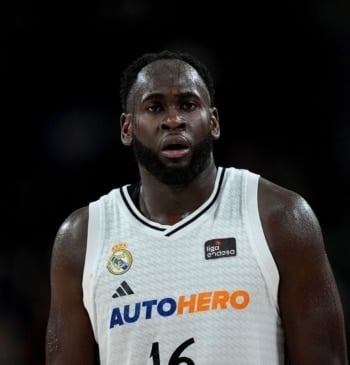 Real Madrid Baloncesto. Usman Garuba recomienda la experiencia NBA pese a no [...]