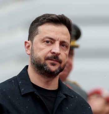Zelenski afronta las primeras protestas en las que denuncian su deriva autoritaria
