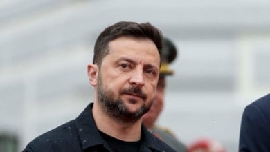 Zelenski afronta las primeras protestas en las que denuncian su deriva autoritaria