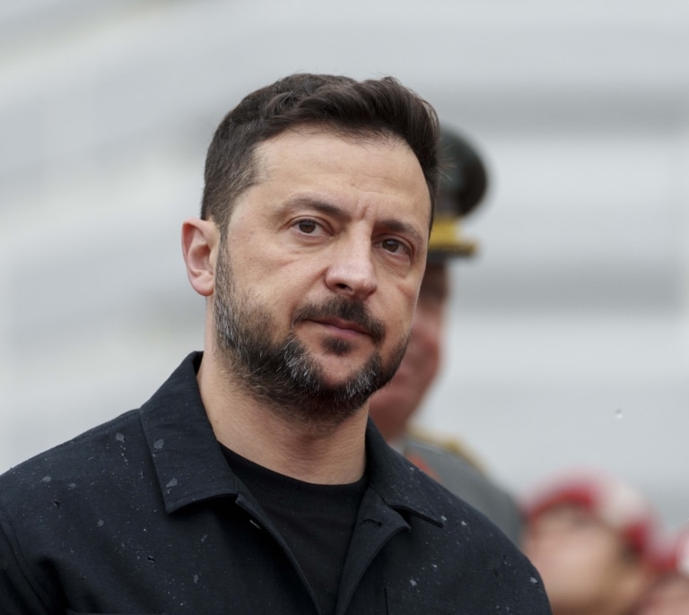 Zelenski afronta las primeras protestas en las que denuncian su deriva autoritaria