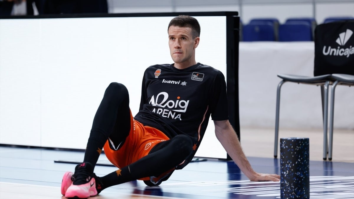 Xabi López-Arostegui renueva por dos temporadas enteras con Valencia Basket
