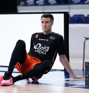 Xabi López-Arostegui renueva por dos temporadas enteras con Valencia Basket