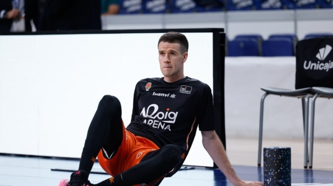 Xabi López-Arostegui renueva por dos temporadas enteras con Valencia Basket